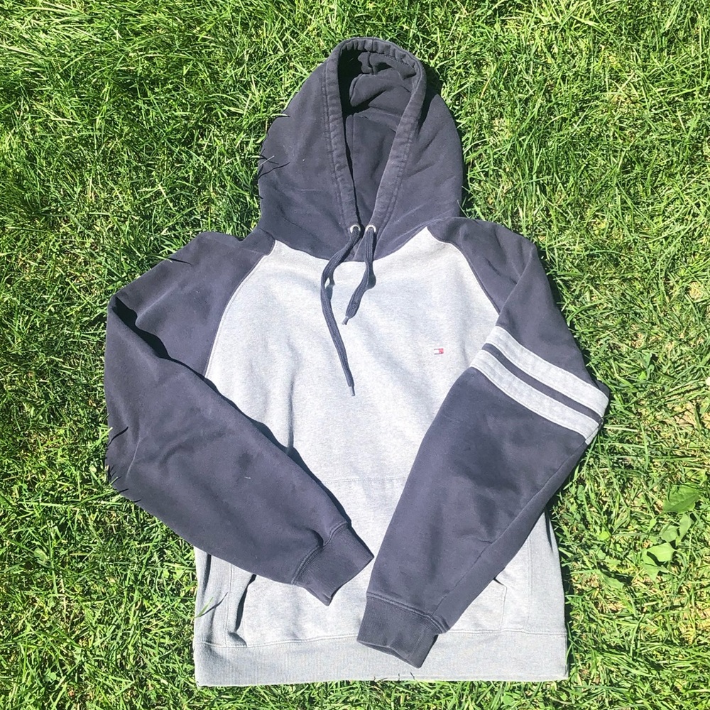tommy hoodie 🦦